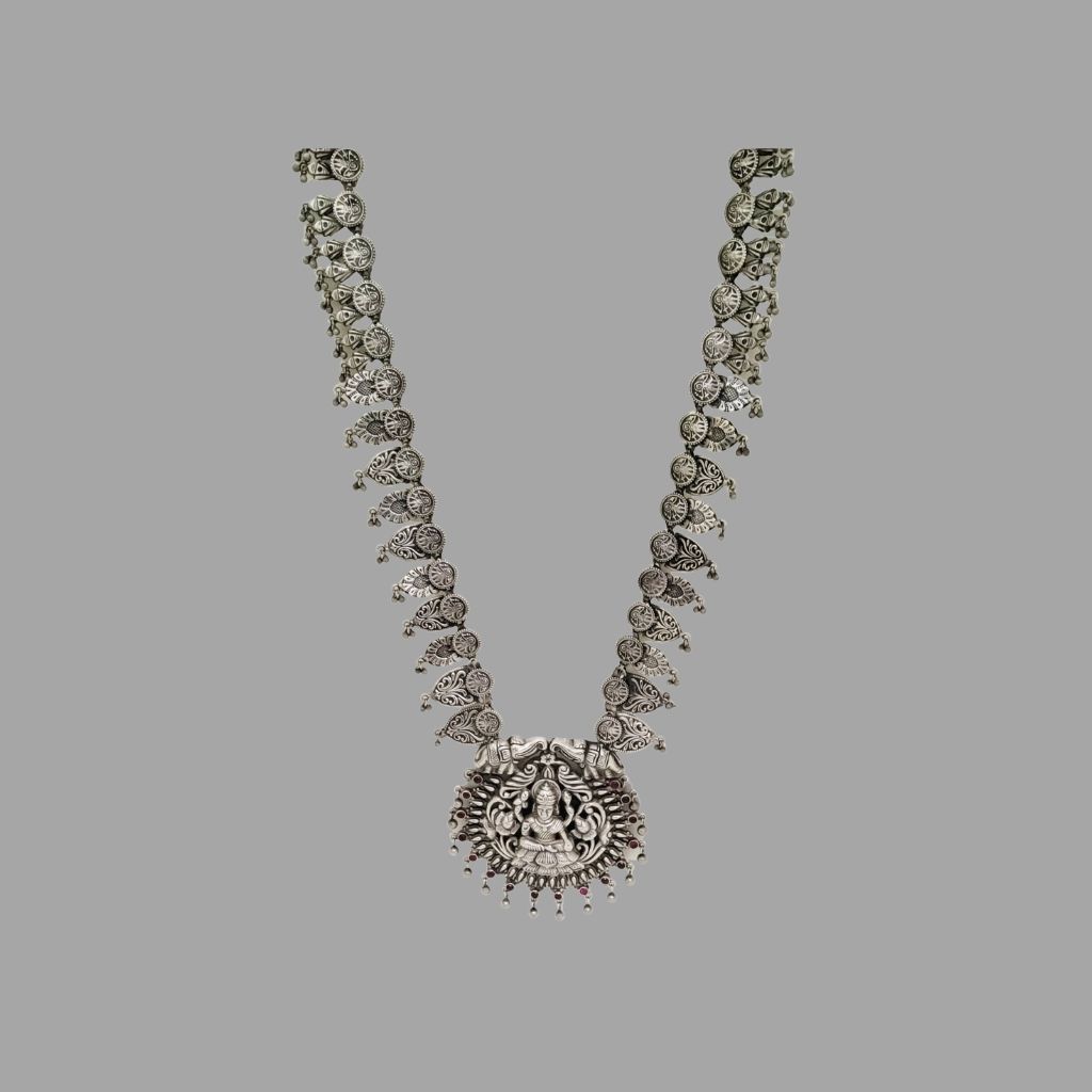 https://www.jewelnidhi.com/img/1609571933AQ NECK 0042.jpg